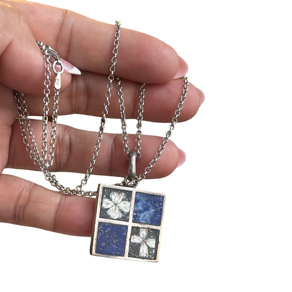 Elegant Silver and Blue Pendant Necklace